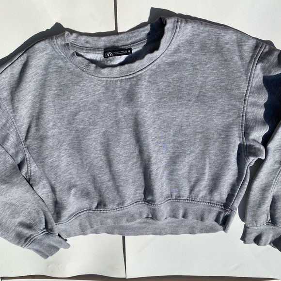 Zara Cropped Sweatshirt - Picture 2 of 4